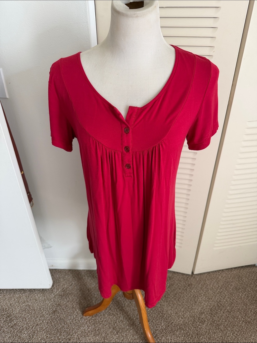Women’s Scoop-Neck Short Sleeve Henley Tunic - Red